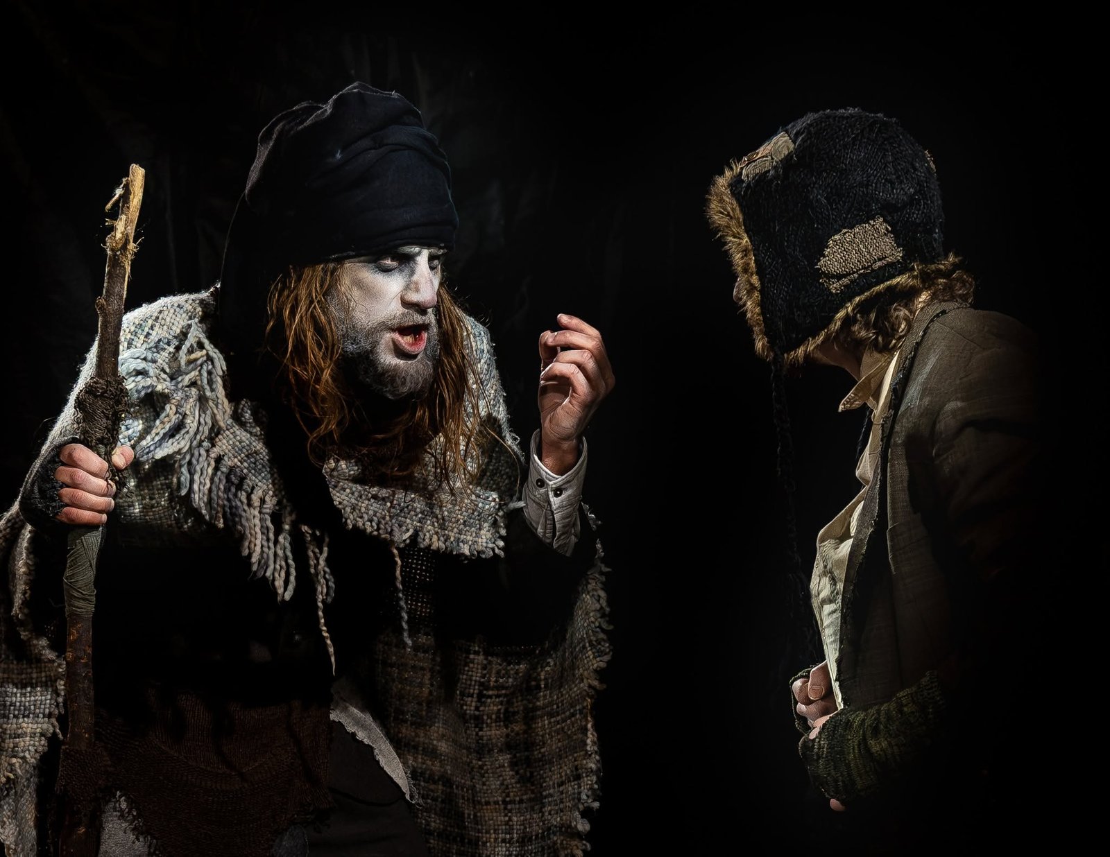𝗧𝗛𝗘 𝗖𝗘𝗡𝗧𝗜𝗣𝗘𝗗𝗘 – an absurd play